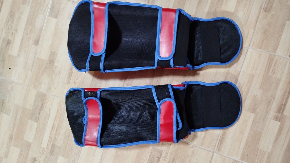 Caneleiras Kickboxing Kohler