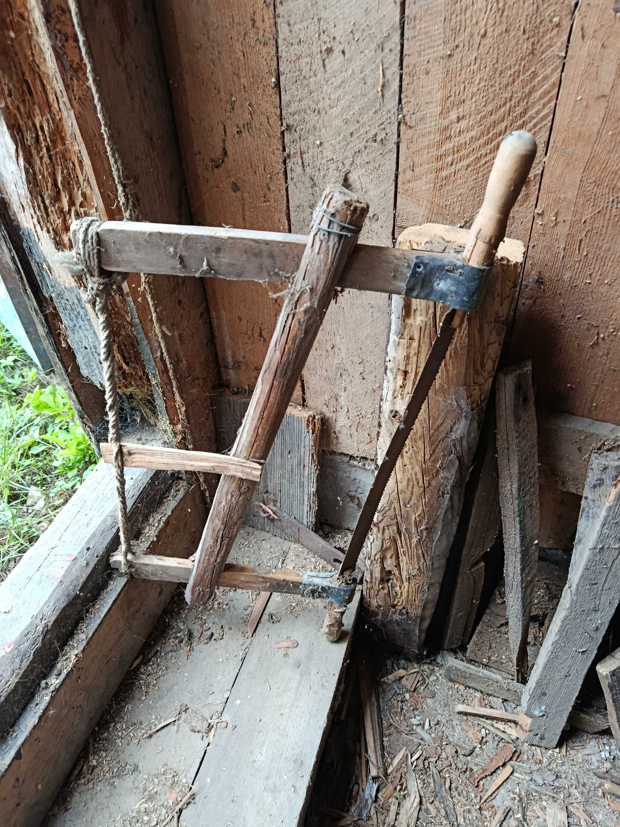 Zabytkowa piła do drewna