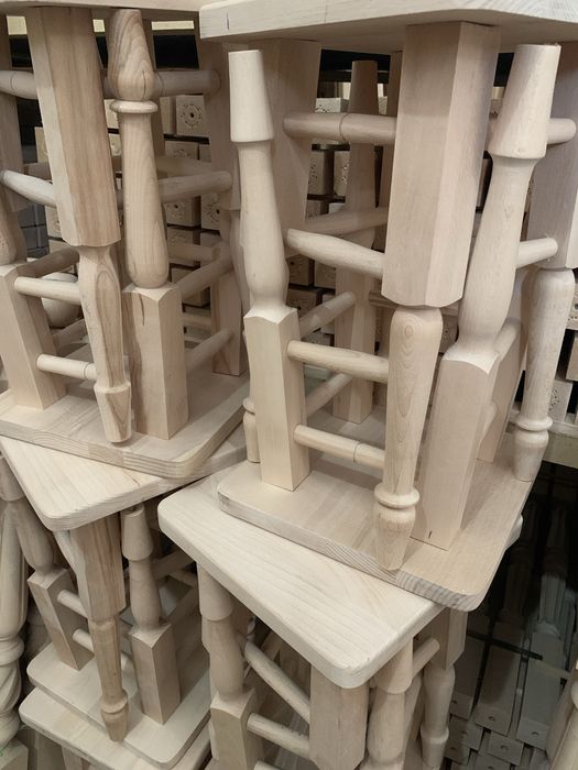 Табуретки, стільці, крісла розкладні