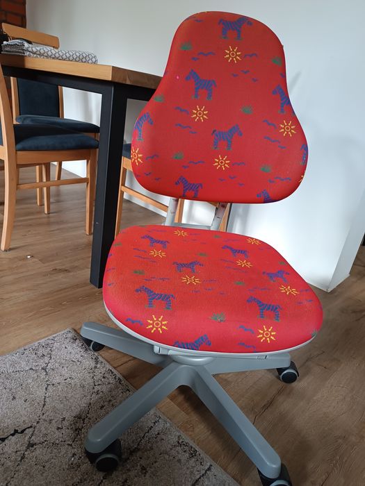 Krzesło biurkowe ergonomiczne