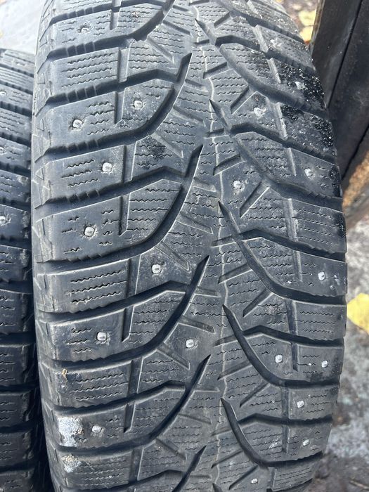 235/60R18 Bridgestone Blizzak Spike-02 SUV 107T