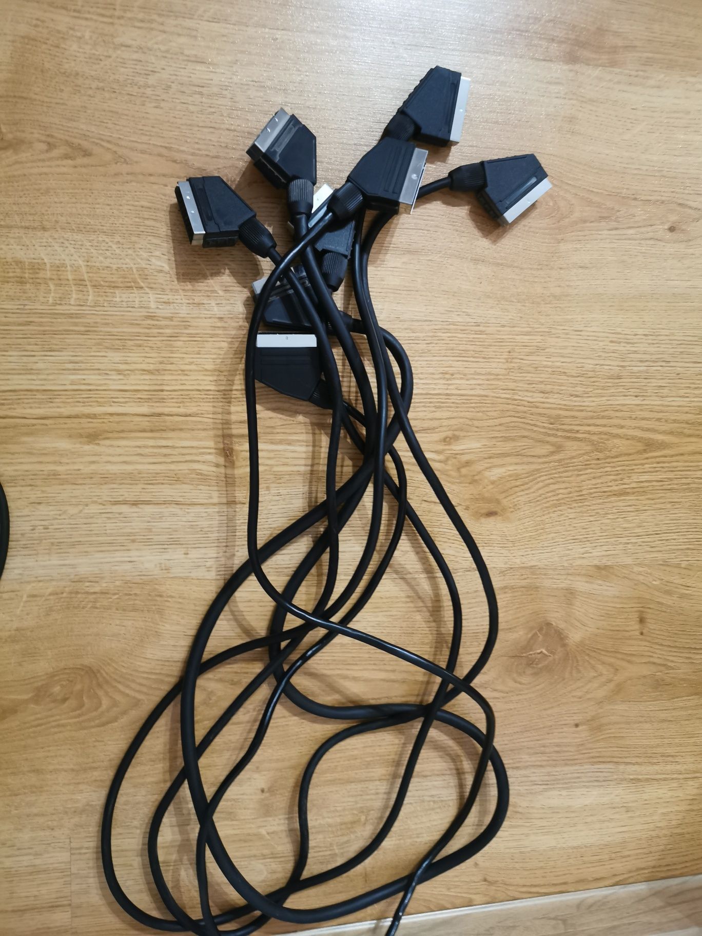 Zasilacze antenowe, kabel euro oraz inne