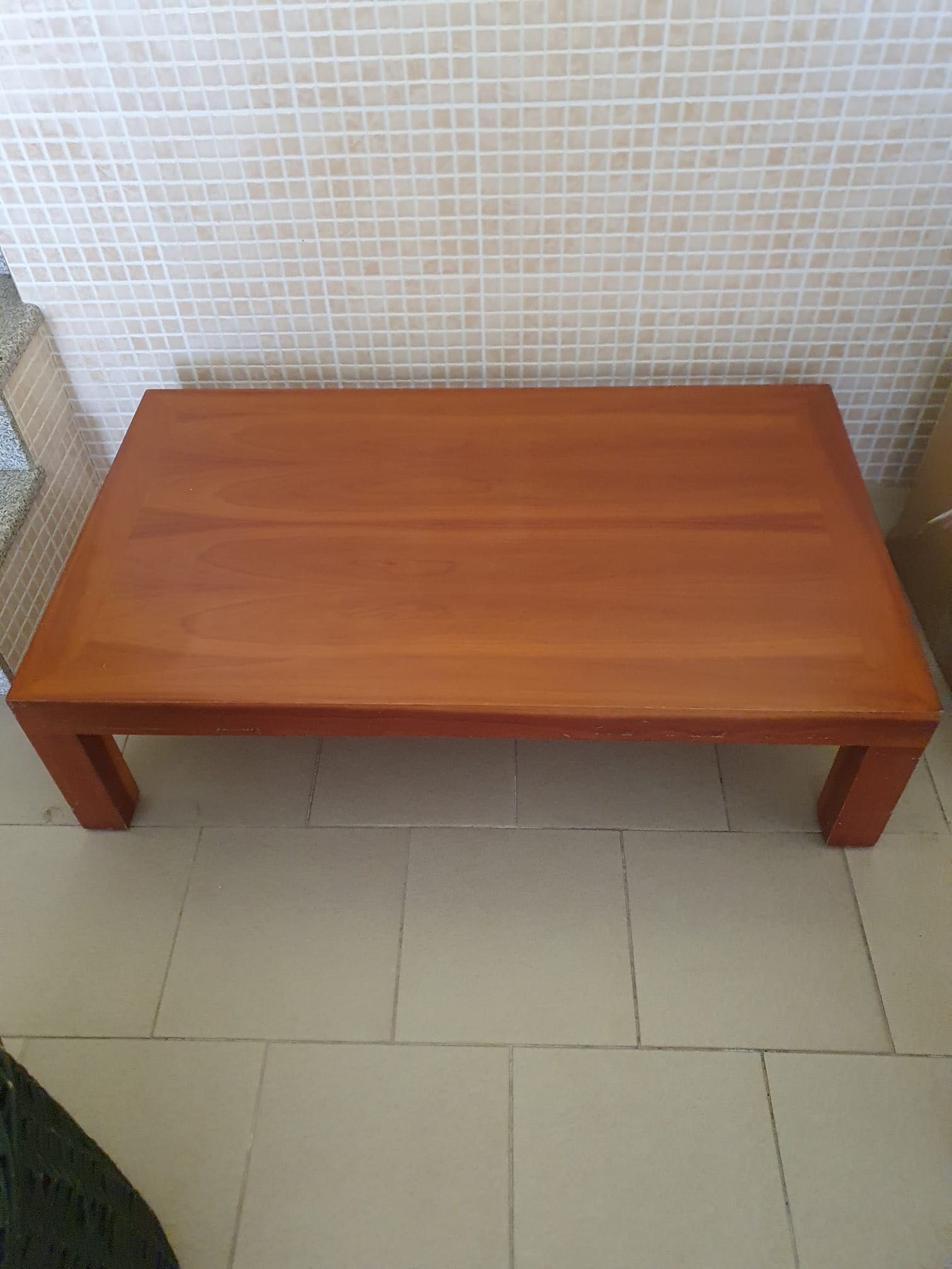 Mesa de centro de madeira para sala de estar