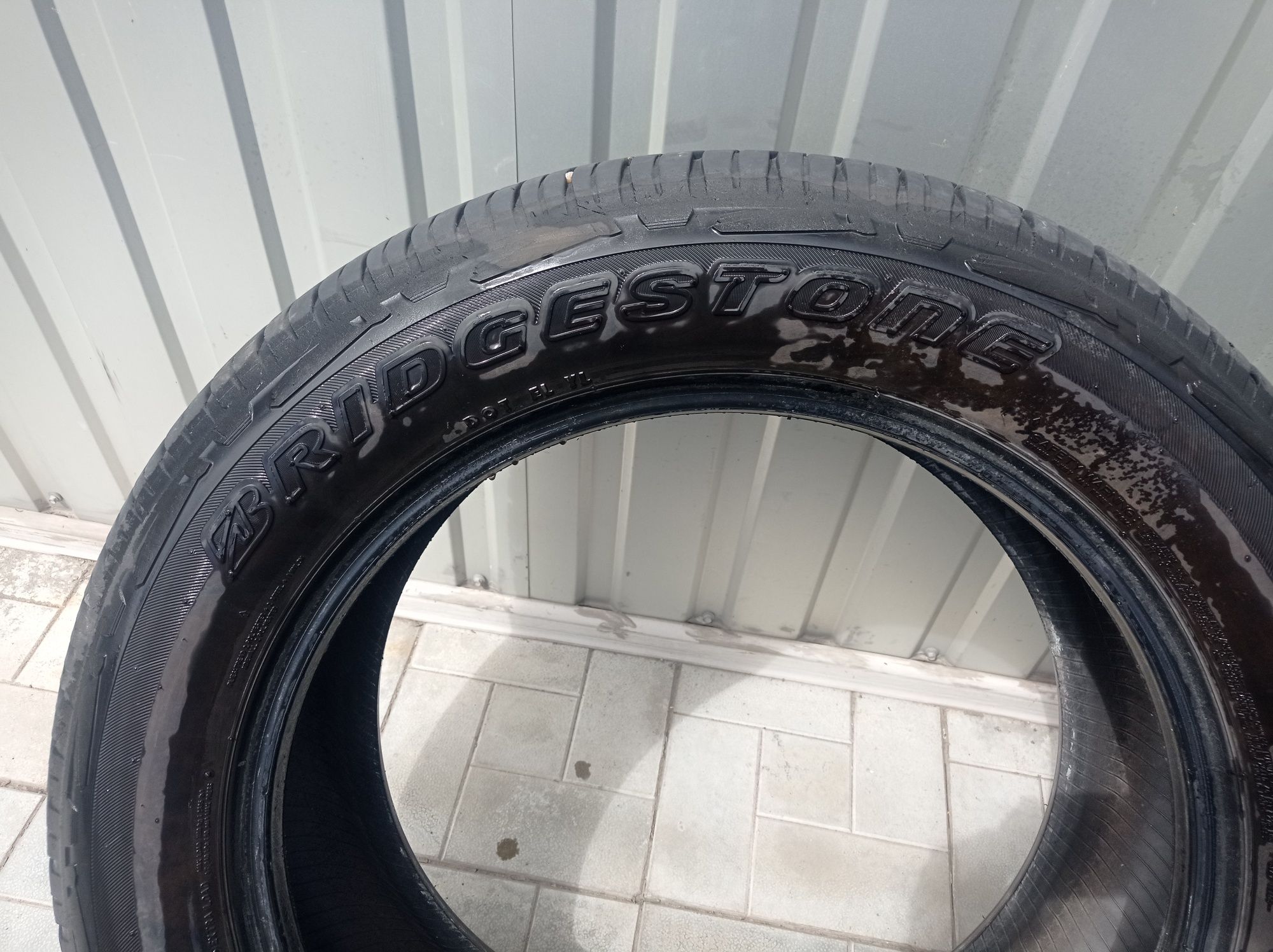 Продам резину BRIDGESTONE DUELER 265/55 R20