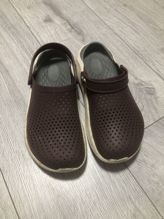 Продам крокси  m6 w8