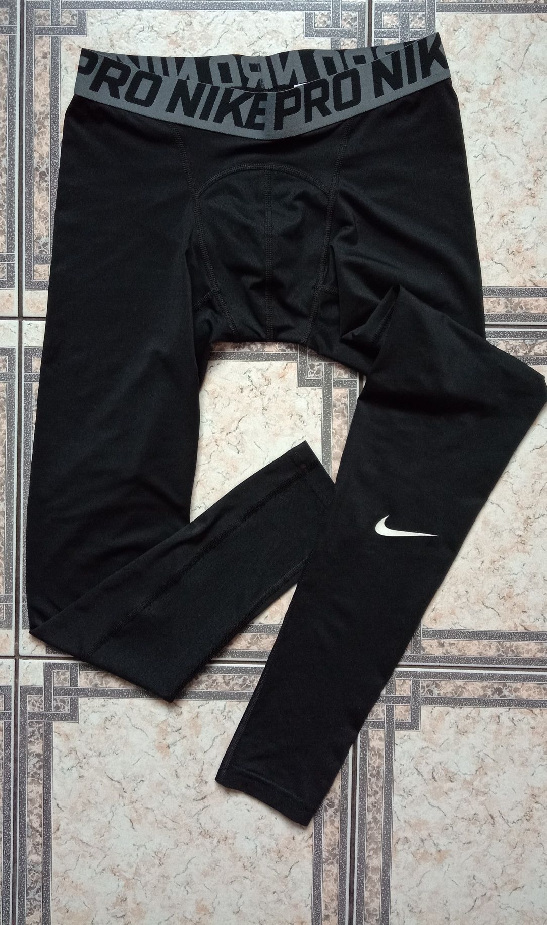 Nike Pro Compression legginsy sportowe męskie chłopięce S