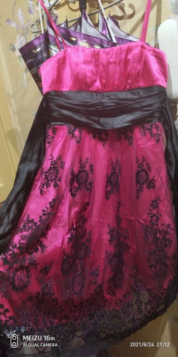 Продам платье малиновое,летнее