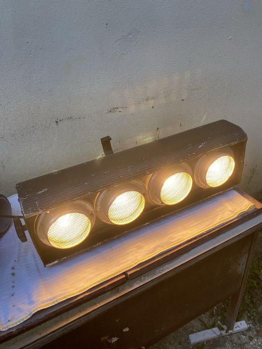 Blinder 230v com lampadas novas.