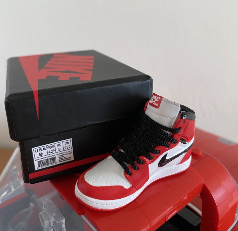 Brelok Miniatura 3D Nike Jordan 1 Chicago + pudełko