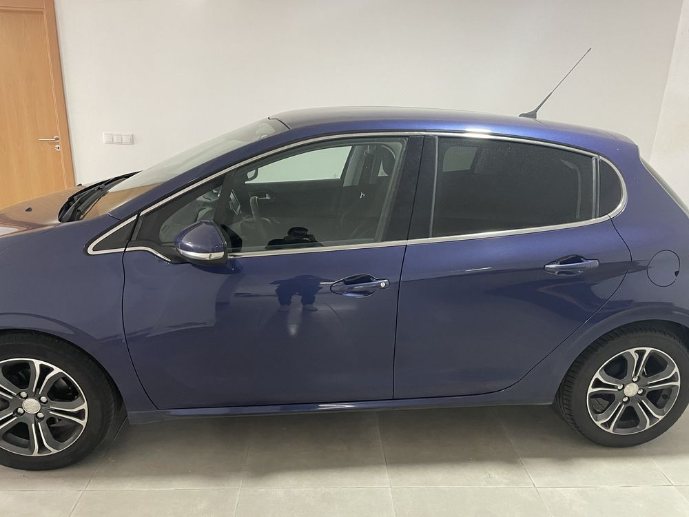 Peugeot 208 1.4 HDI allure 2015