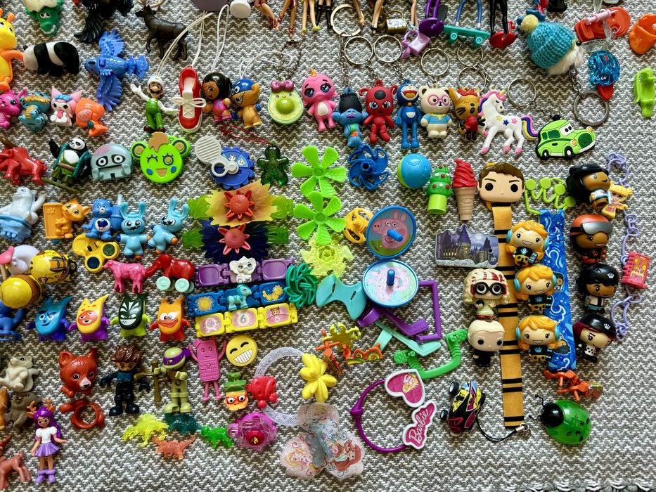 Киндер игрушки кіндер іграшки фигурки фігурки Миньоны Harry Potter