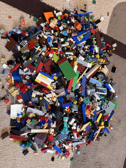 Конструктор LEGO Classic ща все 2000 грн