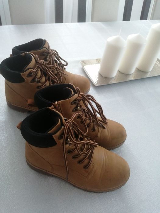 Buty ocieplane Reserved dla bliźniaków rozmiar 33