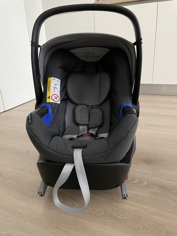 Автокресло+ база Isofix для младенцев Britax Romer Baby Safe-i-size