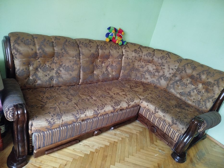 Дивану доброму стані