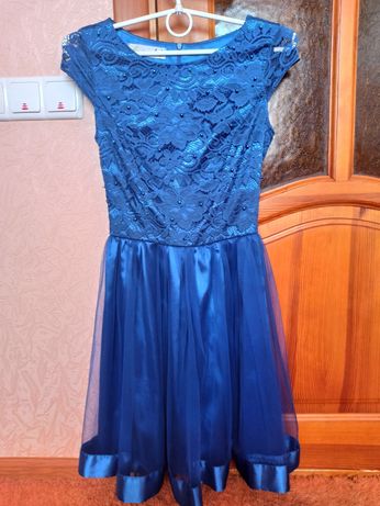 Нарядна сукня з поясом (44р)