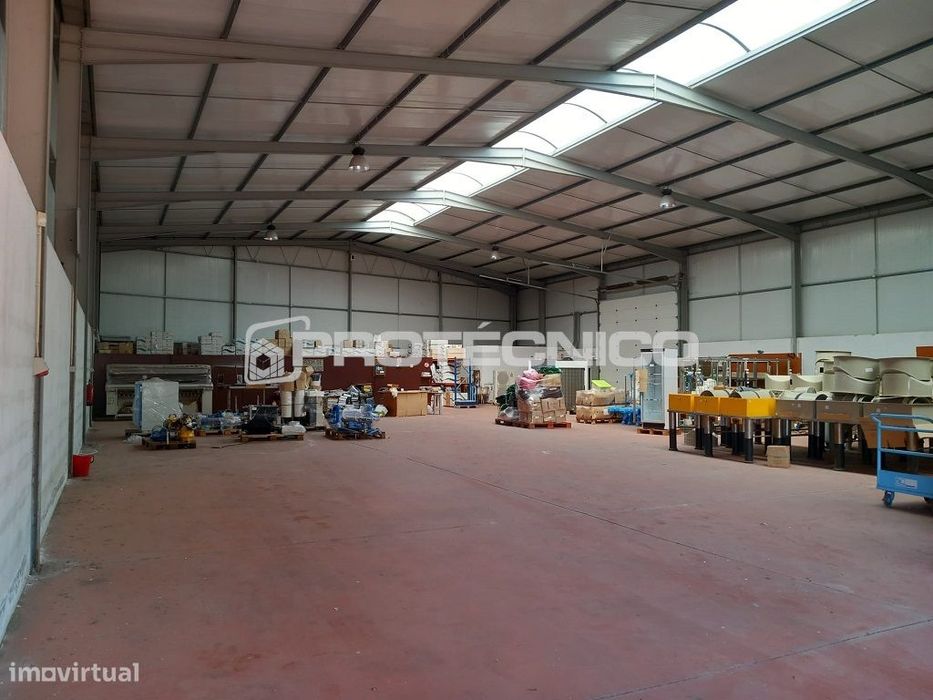 Armazém c/ 1.130m2 – Z. I. de Albergaria-a-Velha