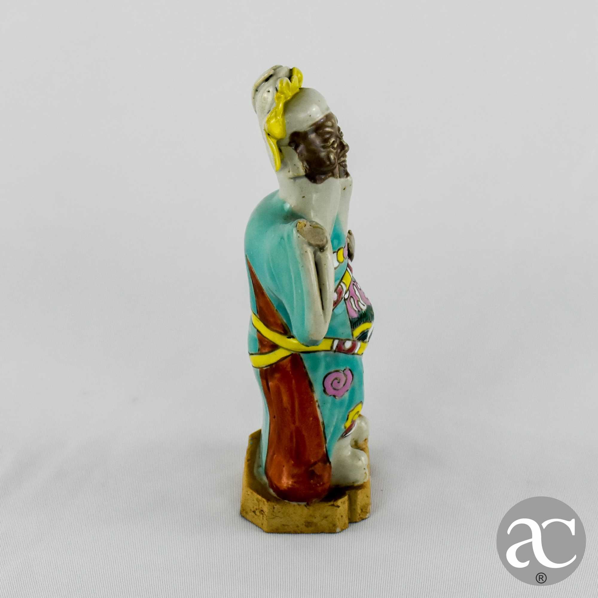 Figura de Imortal em porcelana, Família Rosa, Jiaqing séc. XVIII / XIX