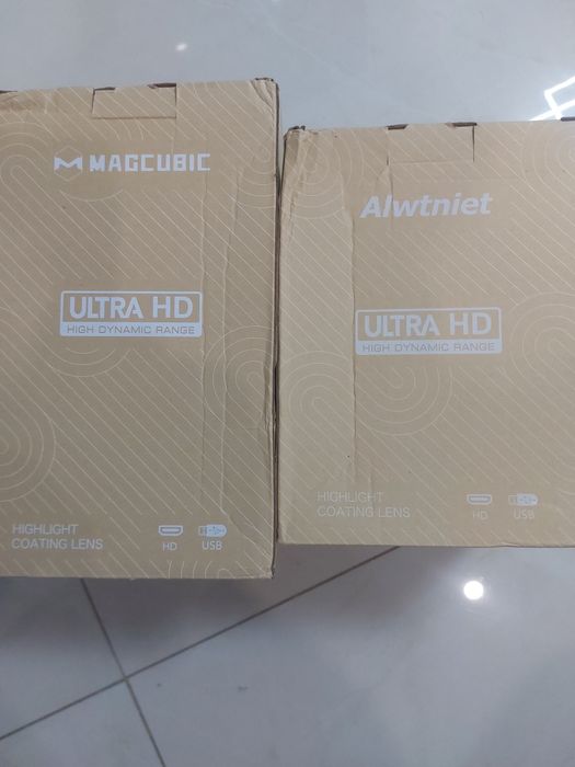 Magic Cube HY320 міні проектор