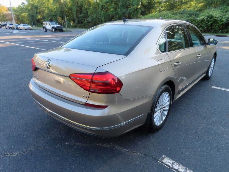 Volkswagen Passat SE      2016