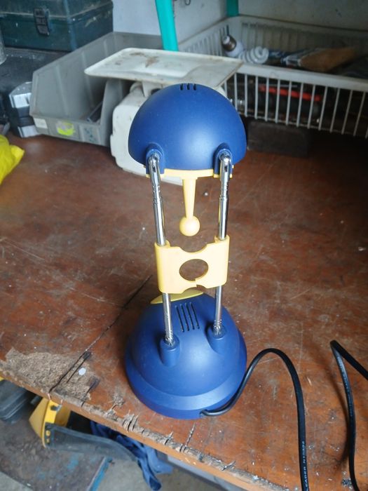 Candeeiro em bom estado