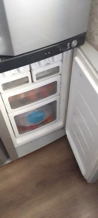 Холодильник Sharp SJ-F77PC-SL