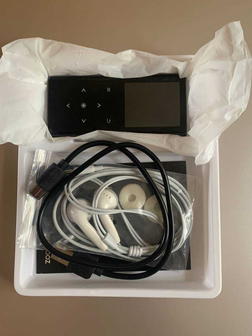 Мр3-плеєр AGPTEK M1 i  ZOOAOXO M600 або Бренд
PINHUI