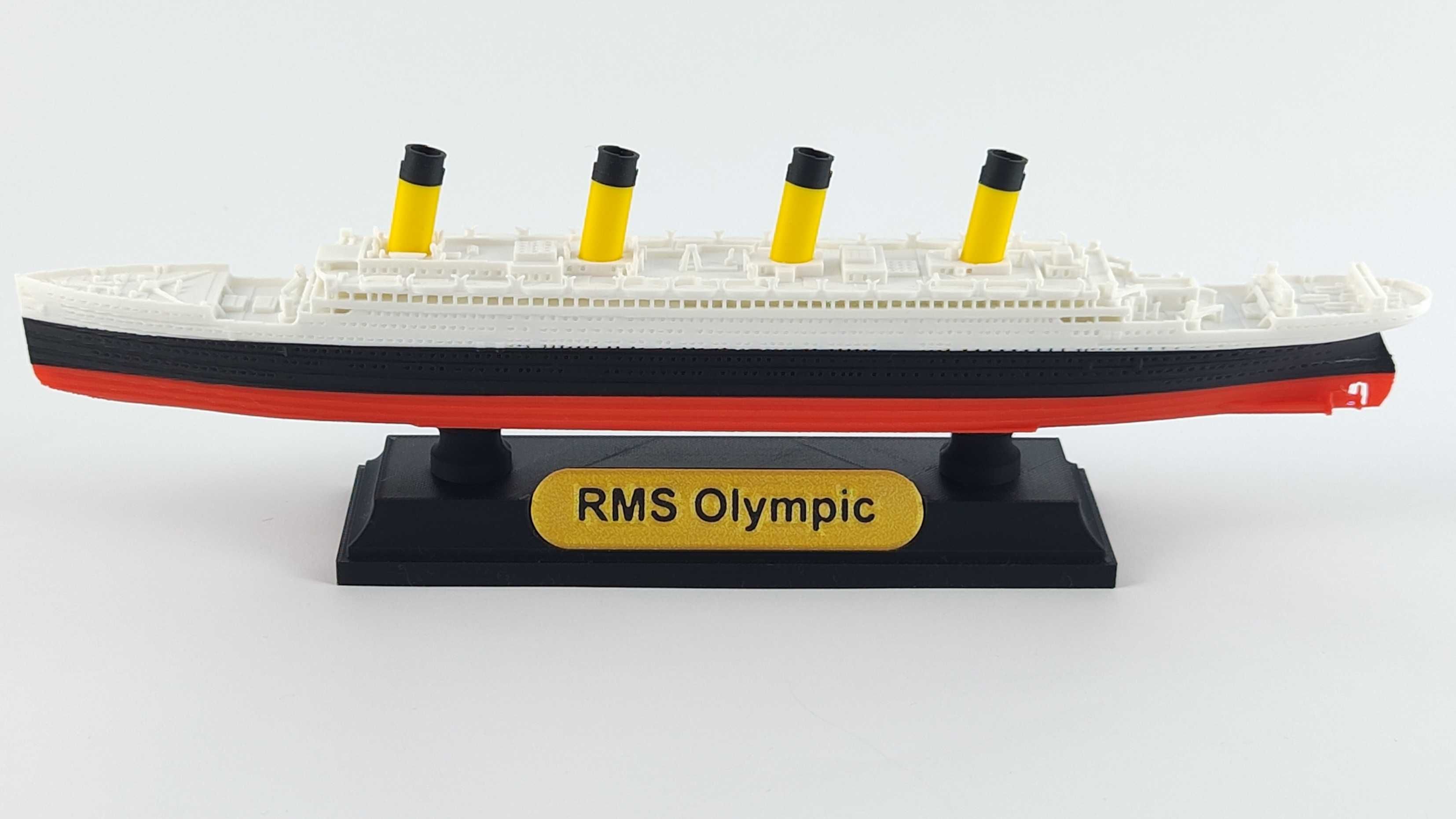 RMS Olympic – Model 3D - 269mm (1:1000) - z czarną podstawą magnet