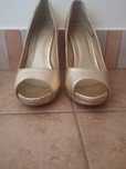 37 buty na obcasie