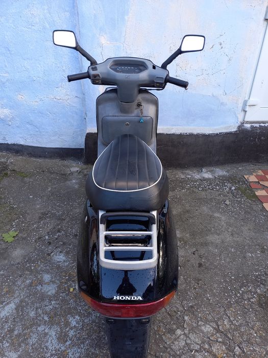 Мопед Honda lead 20