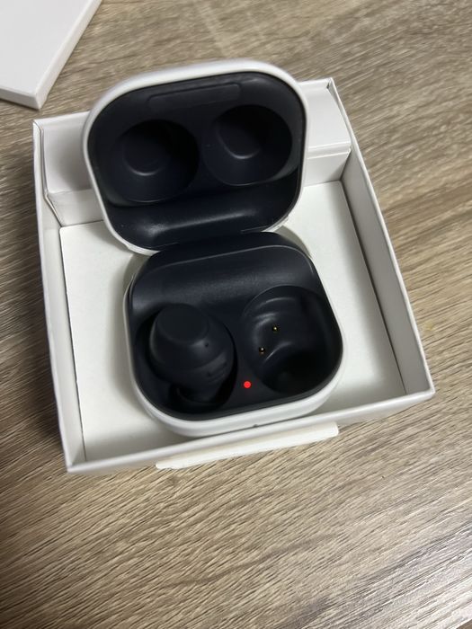 Навушник ОДИН В КЕЙСІ Galaxy Buds FE