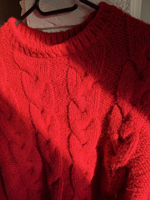 czerwony sweterek damski zara