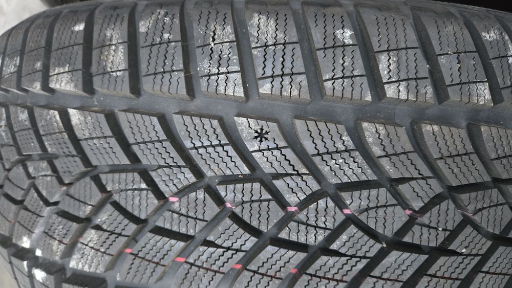 Goodyear UltraGrip Performance+ 245/45 R20 103V XL FP