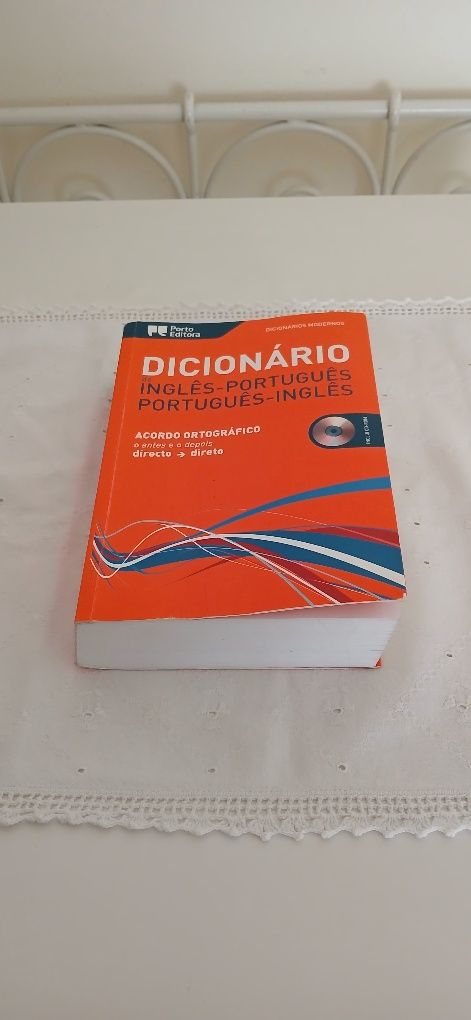 Dicionário Inglês-Português e Português-Inglês