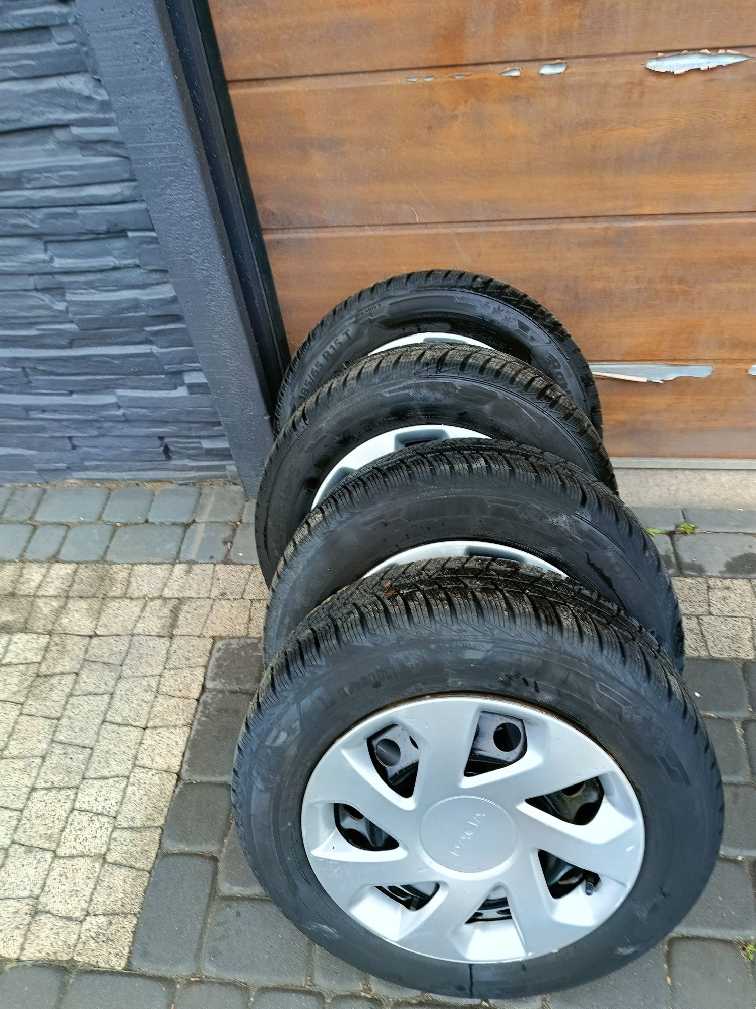 Koła 15 Dacia komplet