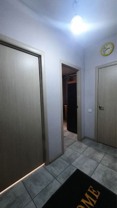 Продам хорошую однокомнатную Жк 7 Небо! Средний этаж! Укомплектована!