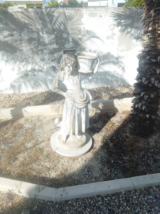 2 figuras em concreto para jardim M/F