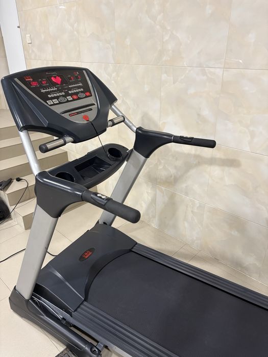 Бігова доріжка U.N.O. Laufband LTX4