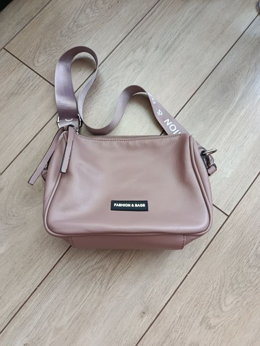 Сумочки, рюкзаки в дуже гарному стані