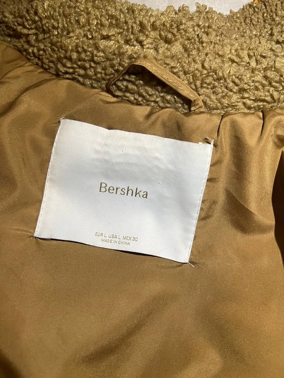 Пальто Тедди Bershka