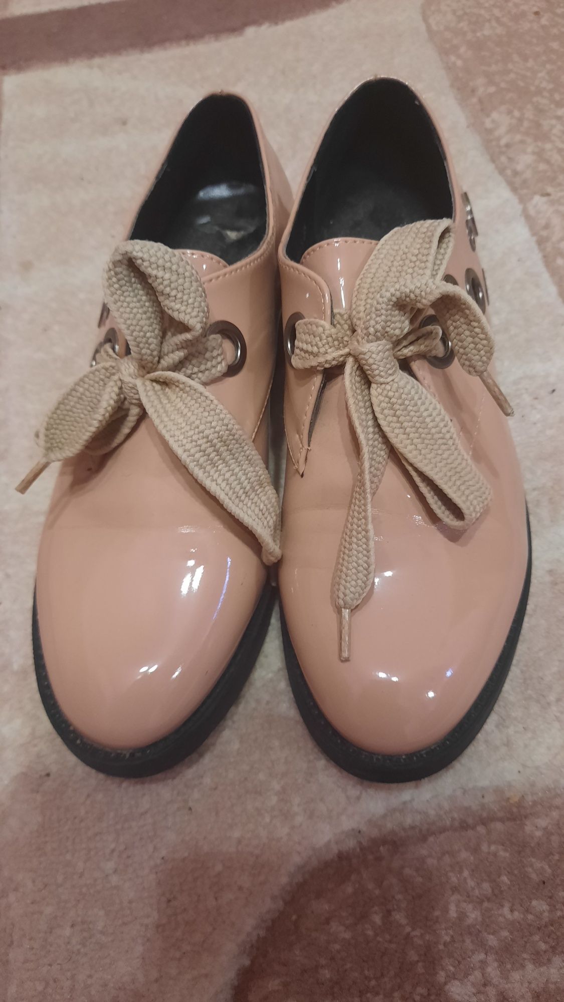 Лакові туфлі рожеві