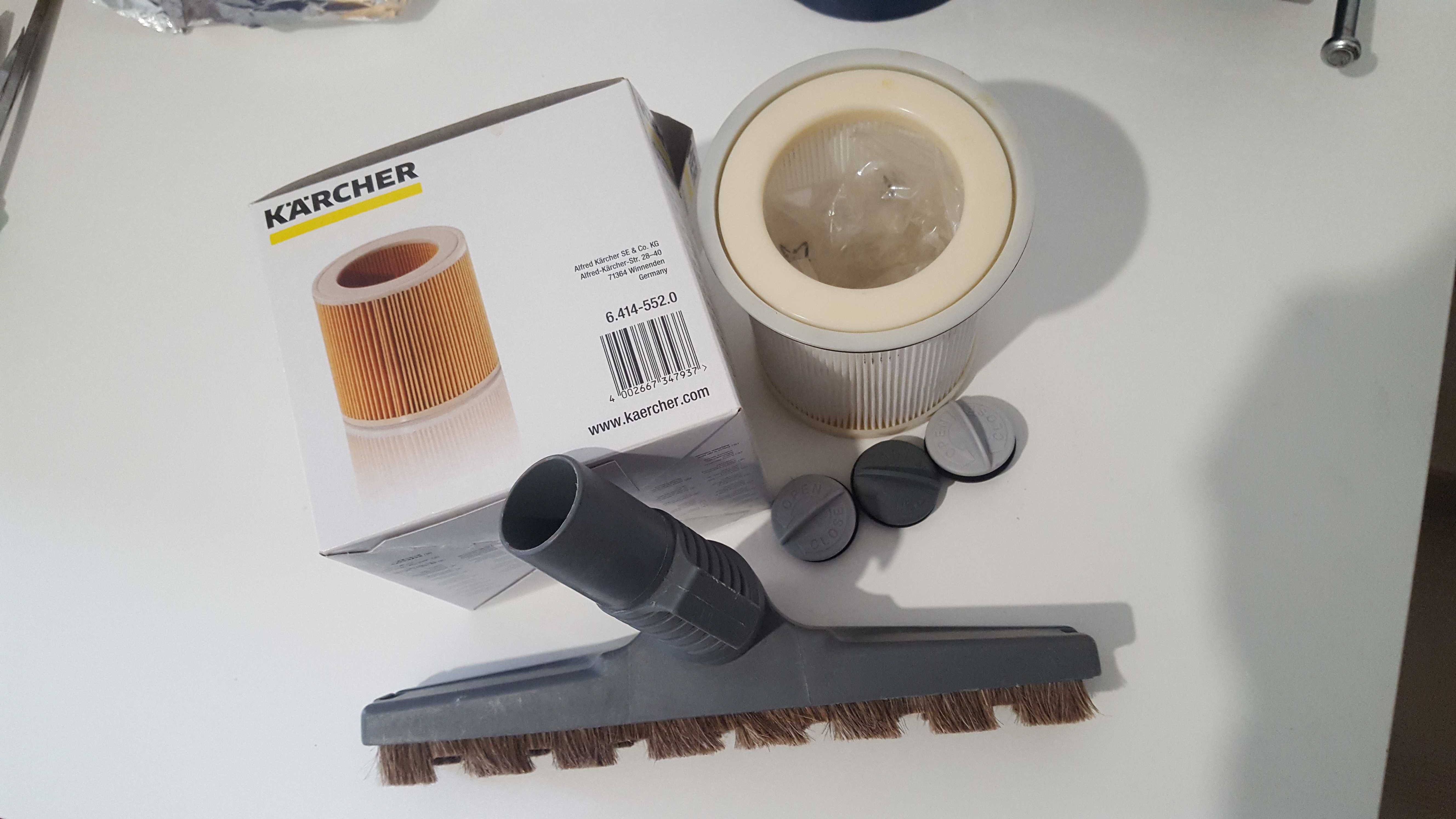 filtr do odkurzacza Karcher NOWY  i korek + szczotka z miękkim włosem