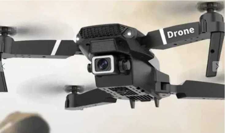 Dron z kamerą sterowany