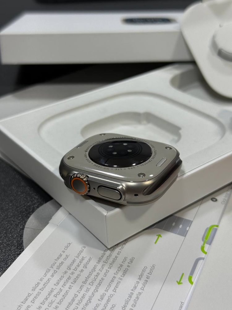 Apple Watch Ultra 2 | 49mm Titanium Orange Ocean Band