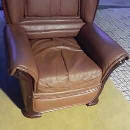 Sofa individual em pele