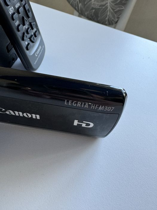 Продам видеокамеру Canon legria HFM 307