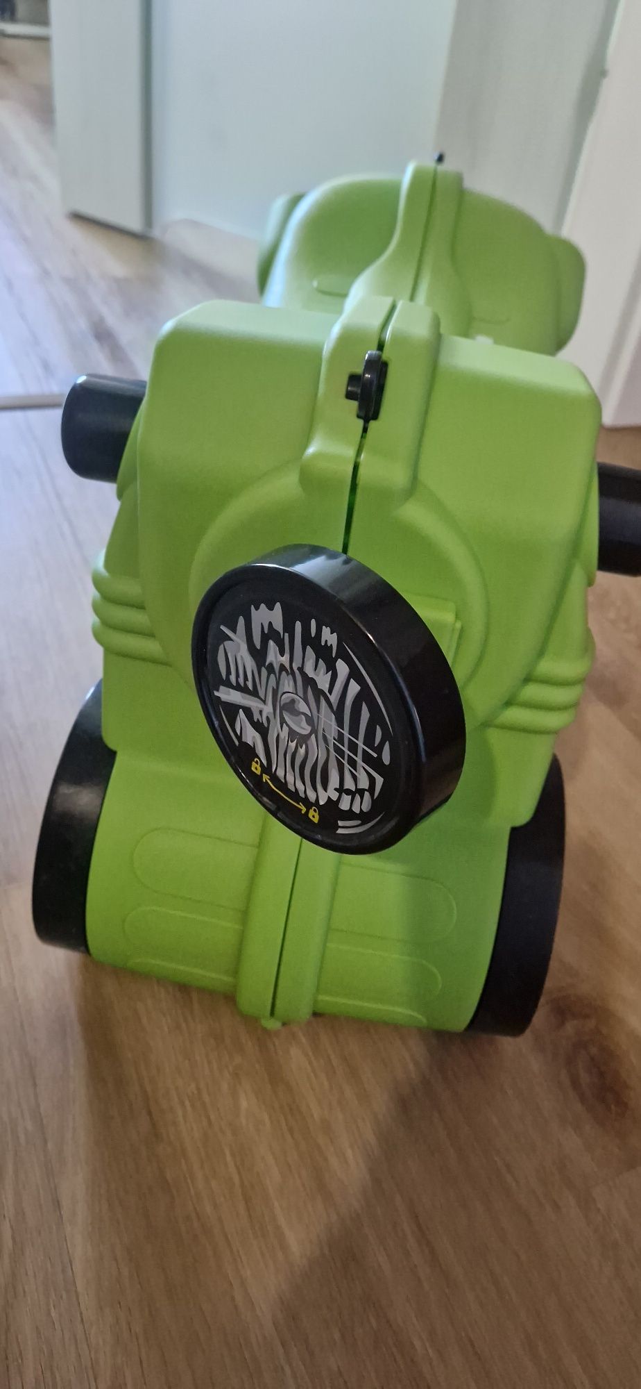 Walizka dziecięca typu TRUNKI