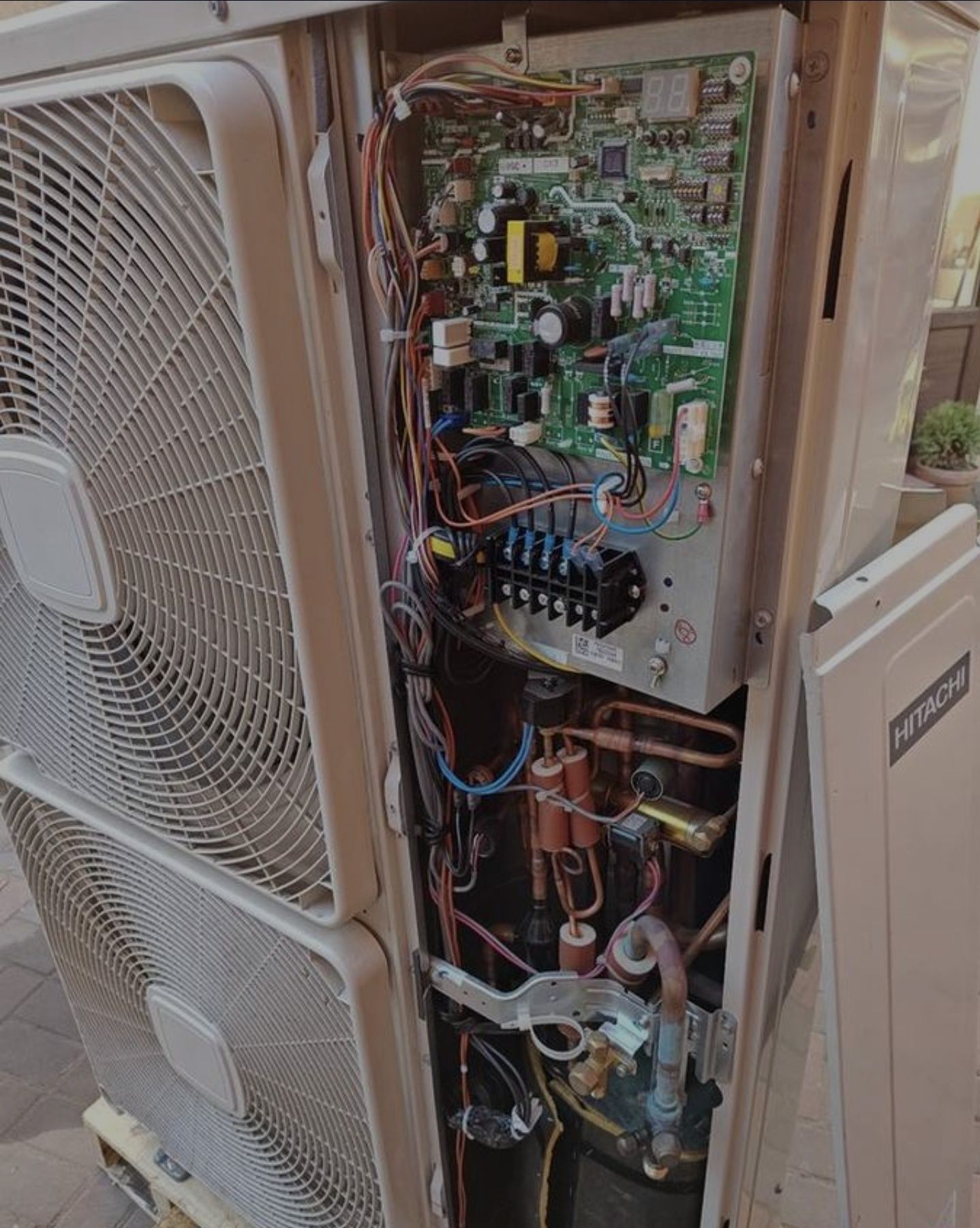 Klimatyzator zewnętrzny hitachi air conditioner ras-55fsnme