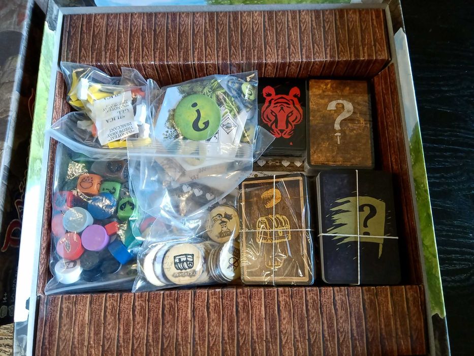 jogo de tabuleiro Robinson Crusoe: Adventures on the Cursed Island