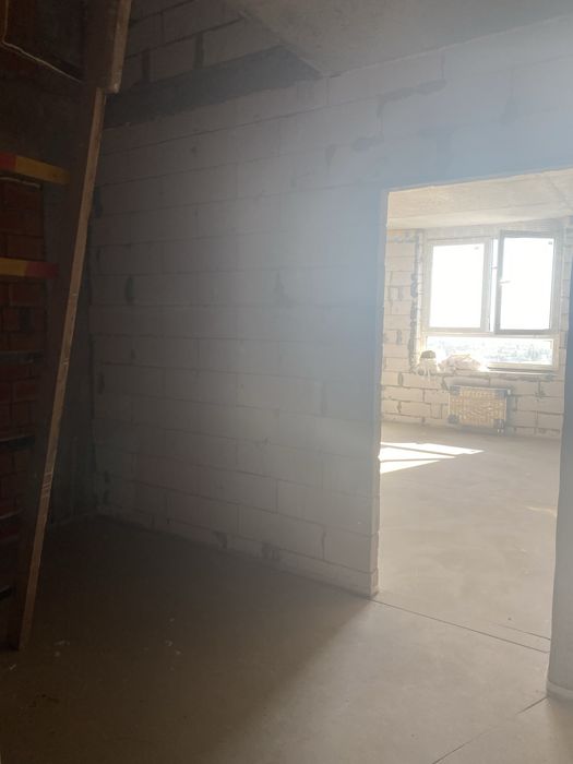 Продам 2 уровневую квартиру З комнаты